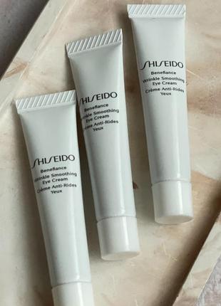 Крем для шкіри навколо очей для зменшення зморшок shiseido benefiance wrinkle smoothing eye cream