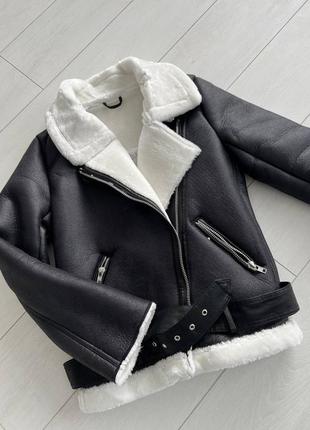 Женская дубленка авиатор на белом меху zara 🤍