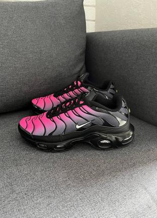 Кросівки and a brilliant-red Puma T-shirt