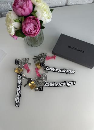 Брелок balenciaga