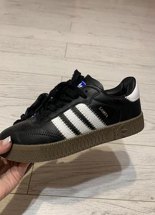 Кроссовки adidas