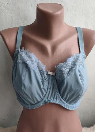 Бюстгальтер с косточками и без поролона, украшен кружевом 75 h marks & spencer