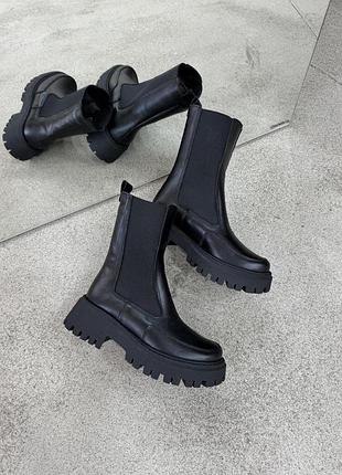 Глянцеві зимові високі челсі