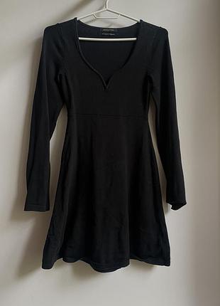 Чорна маленька сукня від urban outfitters