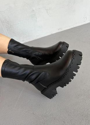 Демісезонні шкіряні ботінки