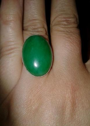 Серебрянное кольцо с зеленым камнем (18,5 -19)