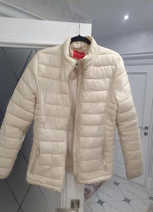Стьобана куртка guess