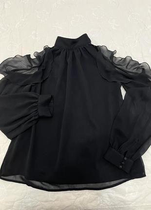 Блуза з відкритими плечима