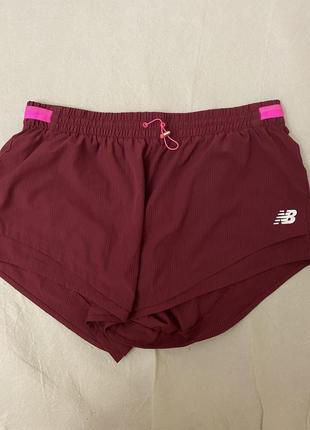 Жіночі шорти new balance