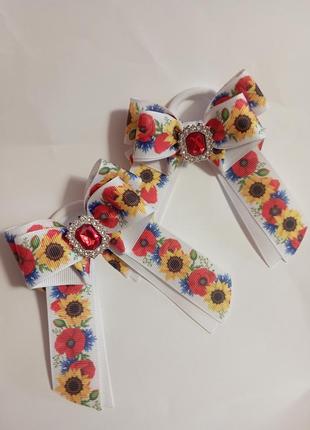 Святкові бантики до вишиванки