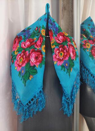 Красивый в цветы 💐 с бахромой платок