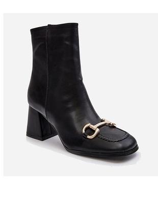 Черевики нові