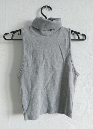 Стильный топ в рубчик с горлом zara