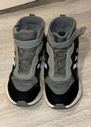 Продам зимние кроссовки аdidas, р.34