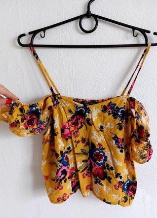 Яркий натуральный топ с крылышками