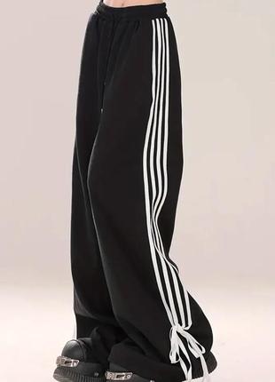 Брюки широкие у2к оверсайз с полосками готические бантики тренд