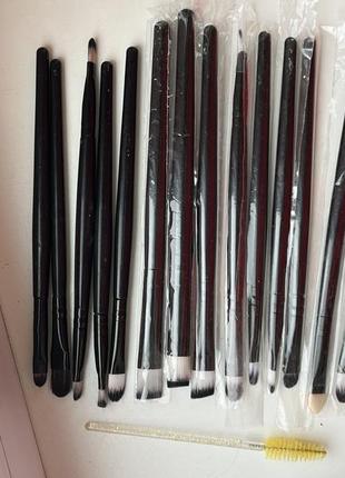 Набір пензликів та щіточки для брів