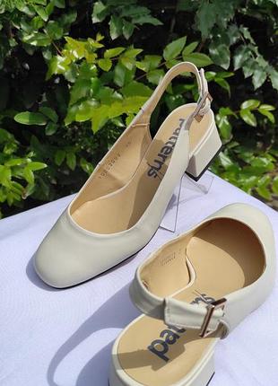 Босоножки молочного цвета