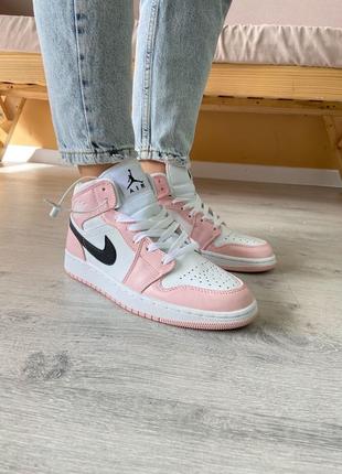 Жіночі кросівки nike air jordan 1 retro pink джордан рожевого кольору