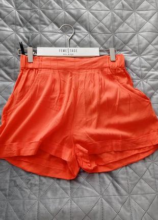 Короткие шорты яркие оранжевые
