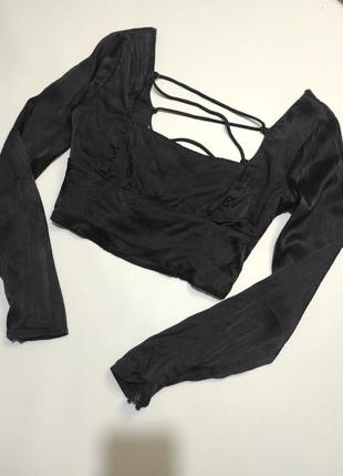 Черная атласная сатиновая под шелк блуза блузка с открытой спиной на завязках кофта длинный рукав лонгслив3 фото
