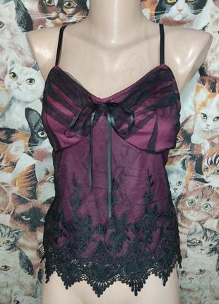 Готическая майка с кружевом