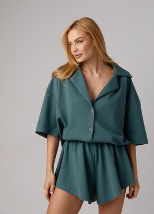 Трикотажний костюм з шортами кльош і сорочкою oversize