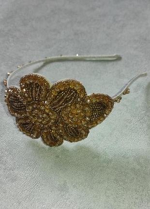 Обруч на голову вышитый бисером и бусинами в винтажном стиле