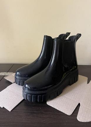 Ботинки резиновые