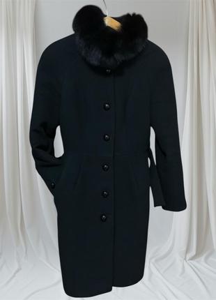 Зимнее пальто.