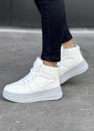 Кроссовки зимние бело-серые и черные на платформе