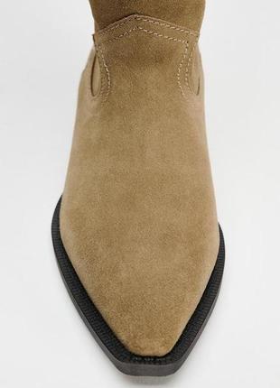 Замшеві ковбойські чоботи-ботфорти zara