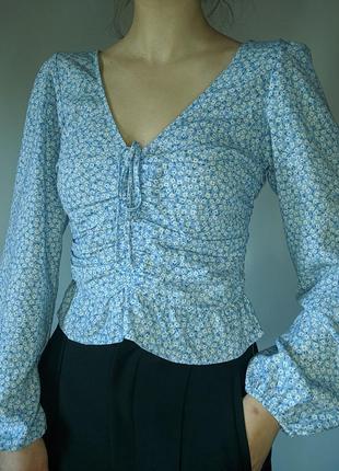 Цветочная голубая блузка блуза длинный рукав квадратный вырез с затяжкой в романтическом стиле2 фото