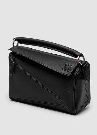 Женская сумочка loewe кожаная черная 24 x 18 x 10 см