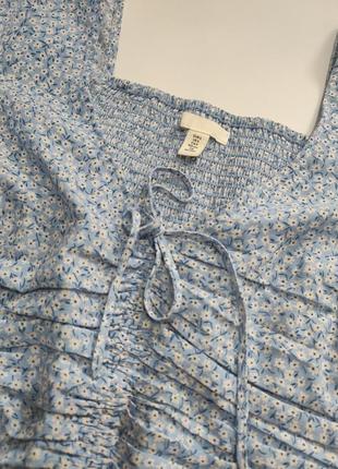 Цветочная голубая блузка блуза длинный рукав квадратный вырез с затяжкой в романтическом стиле5 фото