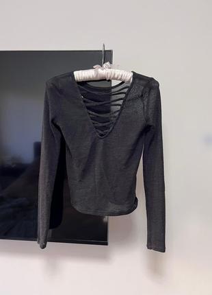 Чорний лонгслів h&m оригінал тоненький вʼязаний з декольте топ напівпрозорий мереживний трикотажний базовий кофта з шнурівкою на грудях прозорий