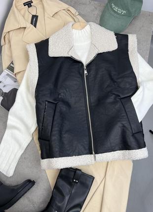 Гарна, тепла жилетка plt