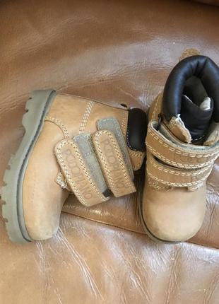 Кожаные ботинки для малыша