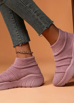 Утепленные стильные кроссовки