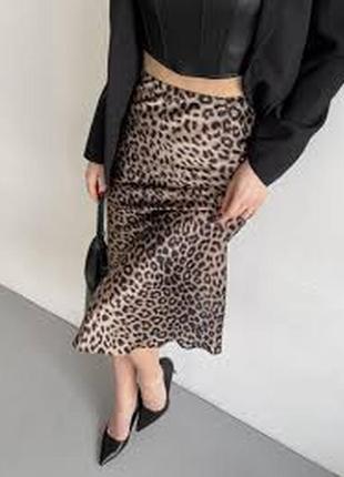 Платье в леопардовый принт tu6 фото
