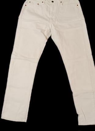 Белые как бумага джинсы levis