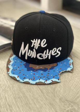 Кепка снепбек (snapback)  пончик  the mun chies чорний з блакитним  56-61р (9052)