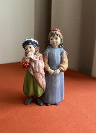 Фигурка из высококачественной парцеляны от goebel.