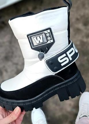 Красивые и стильные ботиночки для девочек
верх - водонепроницаемая плащевка
на натуральном меху (60%)