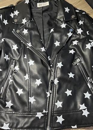 Куртка для девочки 11-12 лет в очень хорошем состоянии, одета всего несколько раз.