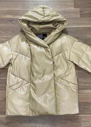 Шкіряна,зимова куртка stradivarius