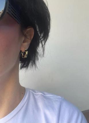 Серьги женские гвоздики подарок шарики черно золотые с камнями камушками2 фото