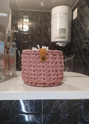 Вязаная маленькая корзина для мелочей 10 см розовая
