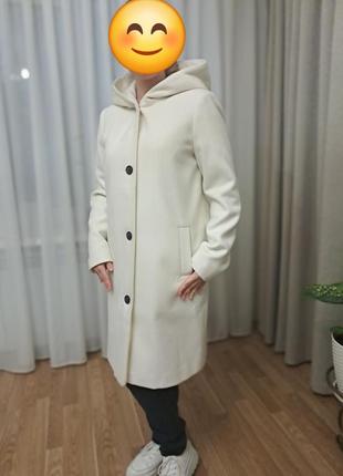 Демісезонне пальто