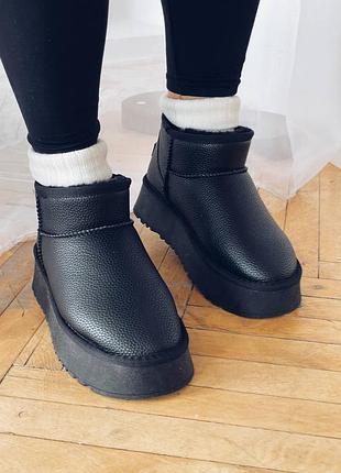 Чорні угги зі шкіри флотар на високій підошві